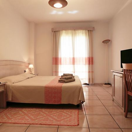 ארזח'ינה Hotel Delfino מראה חיצוני תמונה